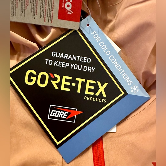NWTs Marmot Women’s Lightray Gore-Tex Insulated Jacket. Rose Gold. Medium - Picture 14 of 16